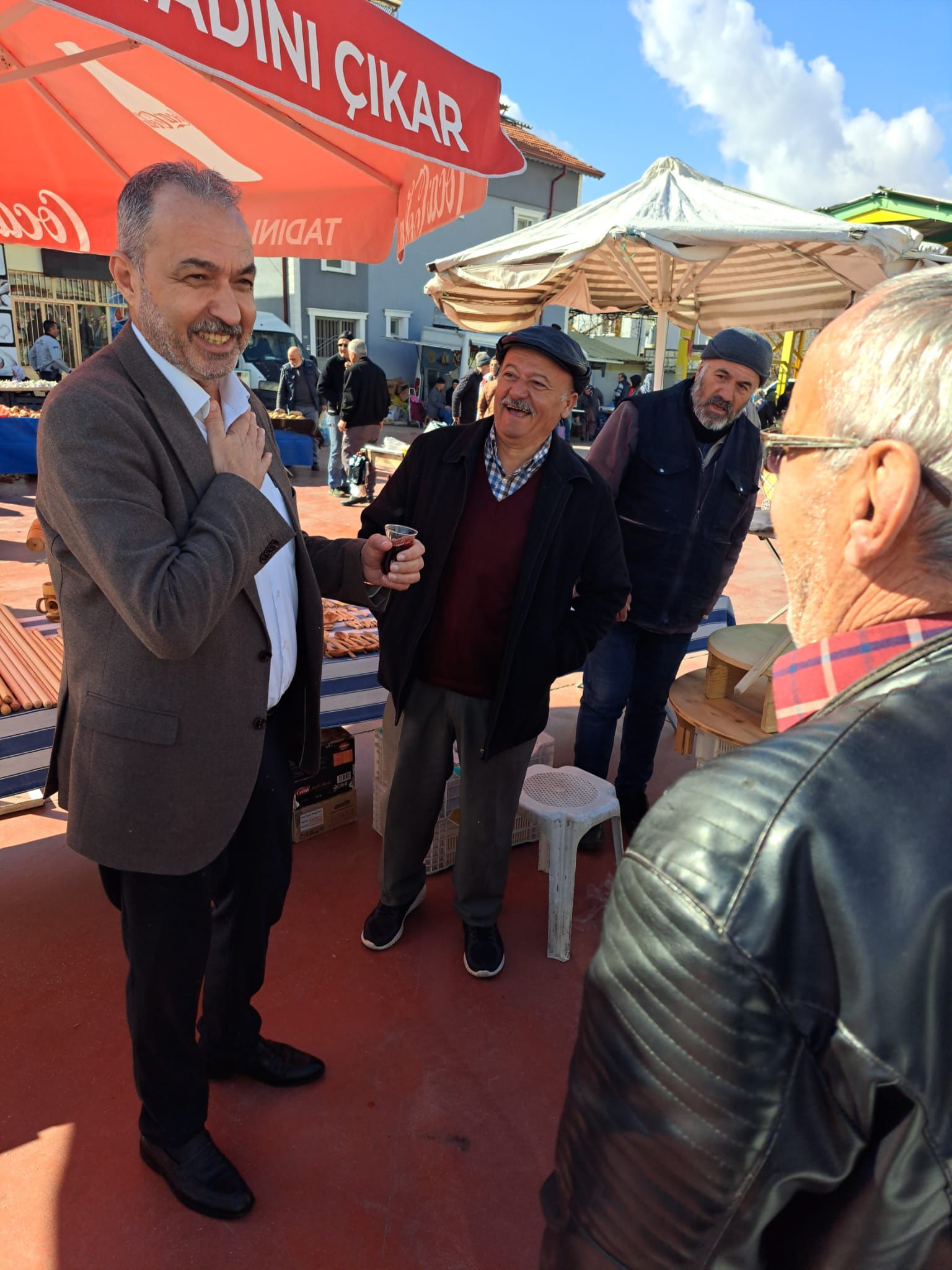 Atabey Belediye Başkanı Serdar Pehlivan Pazarcılarla Bir Araya Geldi.